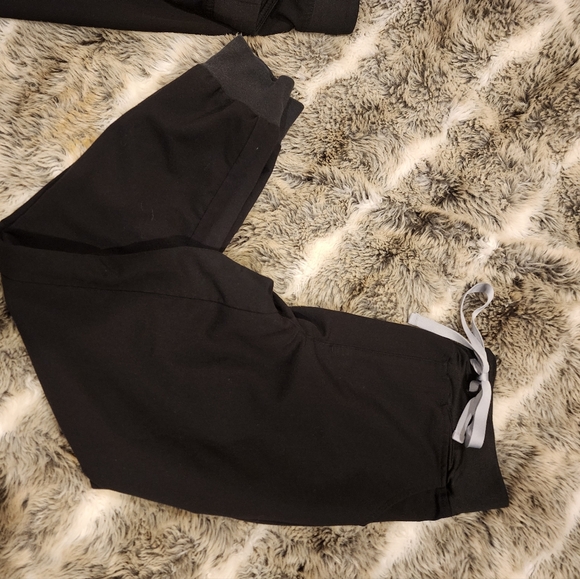 Figs Other - Small FIGS jogger scrub pants black